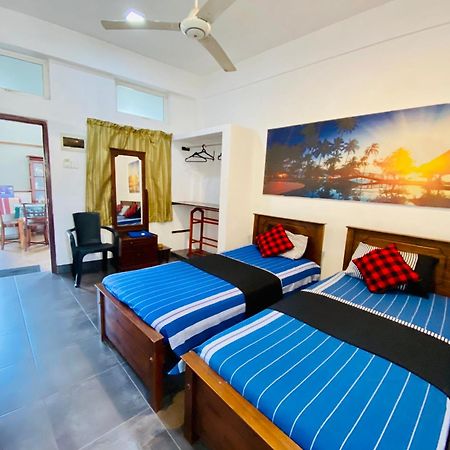 Hotel 100 Dehiwala-Mount Lavinia Exterior photo