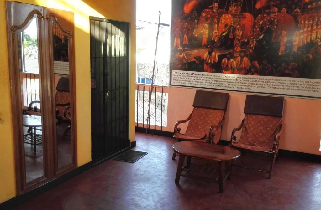 Hotel 100 Dehiwala-Mount Lavinia Exterior photo