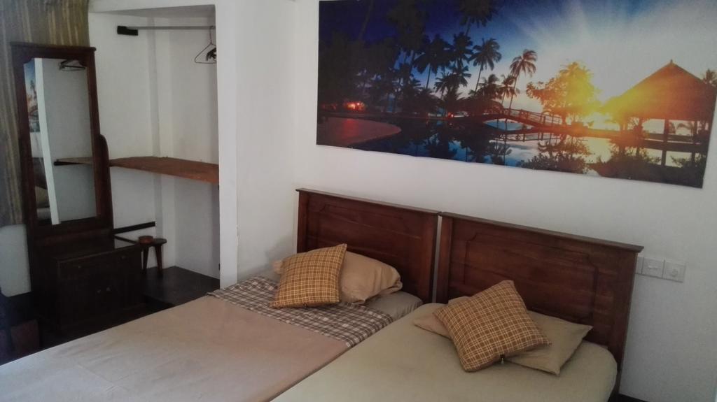 Hotel 100 Dehiwala-Mount Lavinia Exterior photo